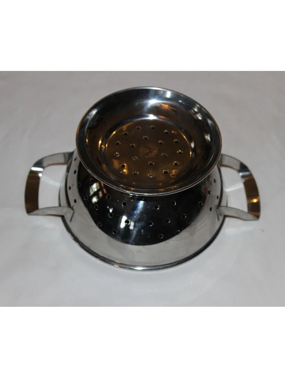 Vintage White Enamel Chamber Pot w/ Black Rim & Handle Primitive Farmhouse Decor